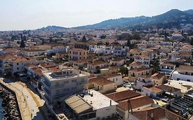 Thanos Luxury Apartment In Spetses